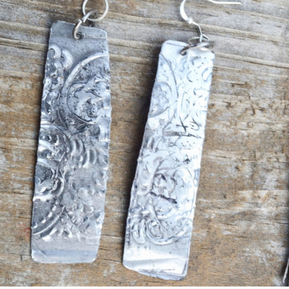 Rustic Embossed Silver Distressed Earrings Artisan - Picture 3 of 3
